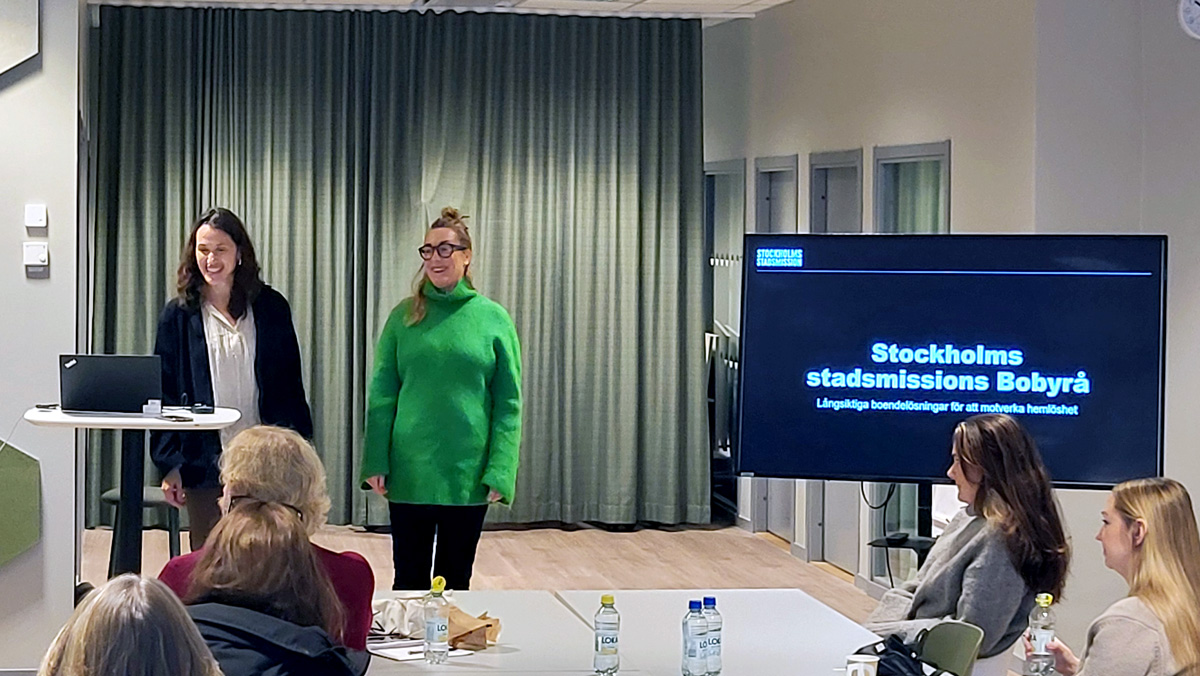 Camilla och Miriam från Stockholms Stadsmission berättade om deras verksamheter, Bobyrån.